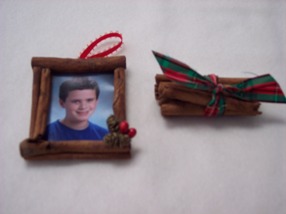 Free Christmas ornament craft instructions to make cinnamon stick ornaments