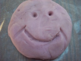 free recipe to make home made play dough - fun doe