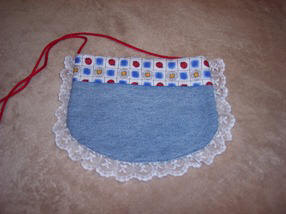 Free sewing instructions to make a girls purse from denim and lace