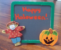 Learn to make a Halloween Table sign with these free instructions to make this easy kids Halloween craft.