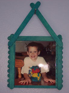 Easy kids craft project - popsicle stick picture frame