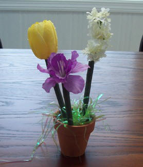 Craft a pot full of flower pens with easy instructions from Craft Elf
