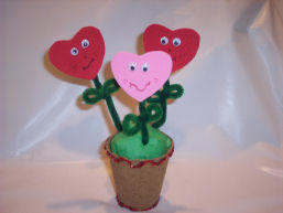 Pot-o-hearts makes a great Valentines Day decoration_great kid craft