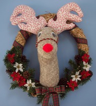 Craft a reindeer wreath with free instructons and full size patterns.