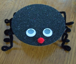Craft Ideas Recycled Materials on Cd Spider Craft From A Recycled Cd   Halloween Craft Ideas