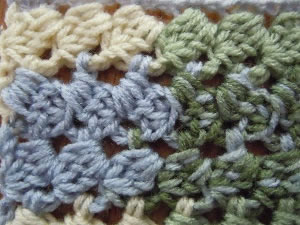 Connected spiral crochet stitch