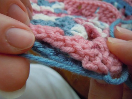 How to Create a Cozy Granny Square Afghan: Step-by-Step Guide for Beginners